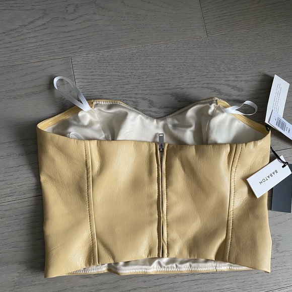 ❣️SOLD❣️ New Babaton Yellow Cindy Strapless Top in Vegan Leather Size 2 - Picture 7 of 9